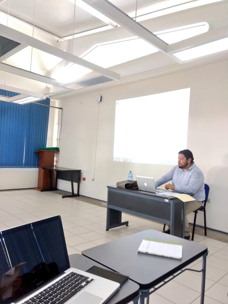 Inicio del curso-taller: Bases para la construcción de un marco epistemológico en el diseño curricular con el Dr. Rubén Darío Jiménez Rosado #UVDamosMás