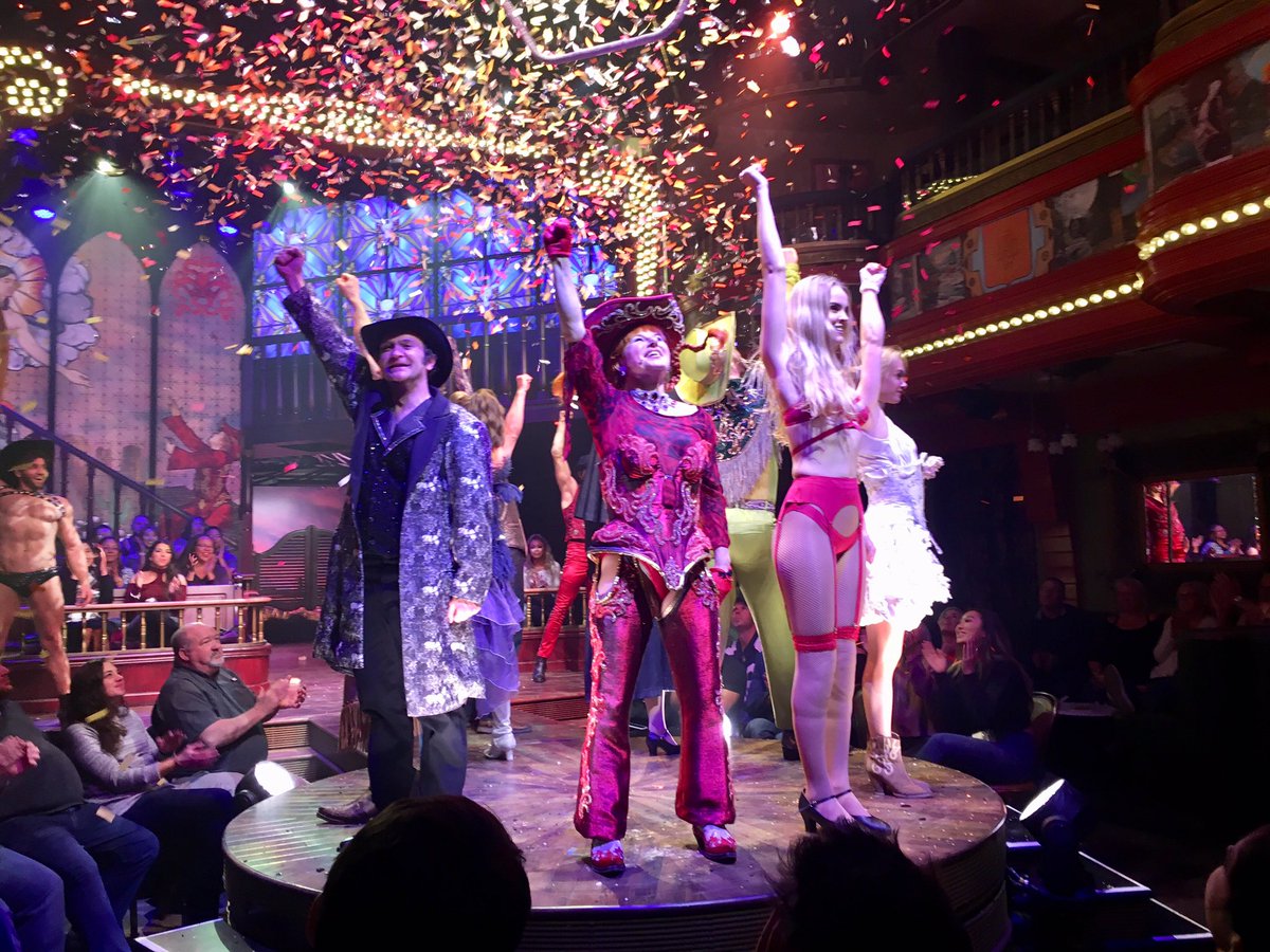 VictorOchoDiaz's tweet photo. Started another year of life with more discoveries in Vegas. Props to the cast of @AtomicSaloon and bartenders at @LisaVanderpump’s glorious cocktail garden. Challenged myself to be up early for a @soulcycle birthday ride. 🙌🙌🙌🚴‍♂️💪
Time to take it back to Texas! https://t.co/pNaYVfIJYI
