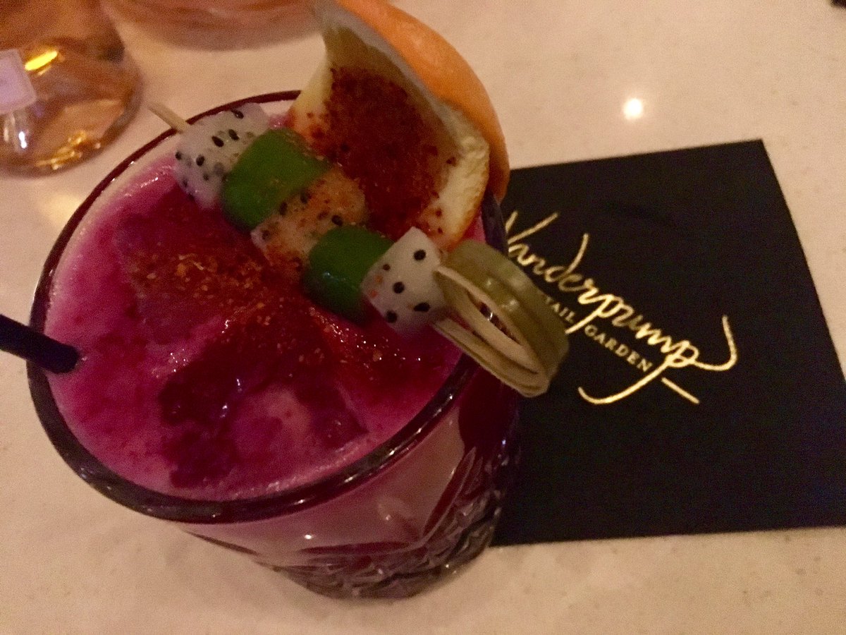 VictorOchoDiaz's tweet photo. Started another year of life with more discoveries in Vegas. Props to the cast of @AtomicSaloon and bartenders at @LisaVanderpump’s glorious cocktail garden. Challenged myself to be up early for a @soulcycle birthday ride. 🙌🙌🙌🚴‍♂️💪
Time to take it back to Texas! https://t.co/pNaYVfIJYI