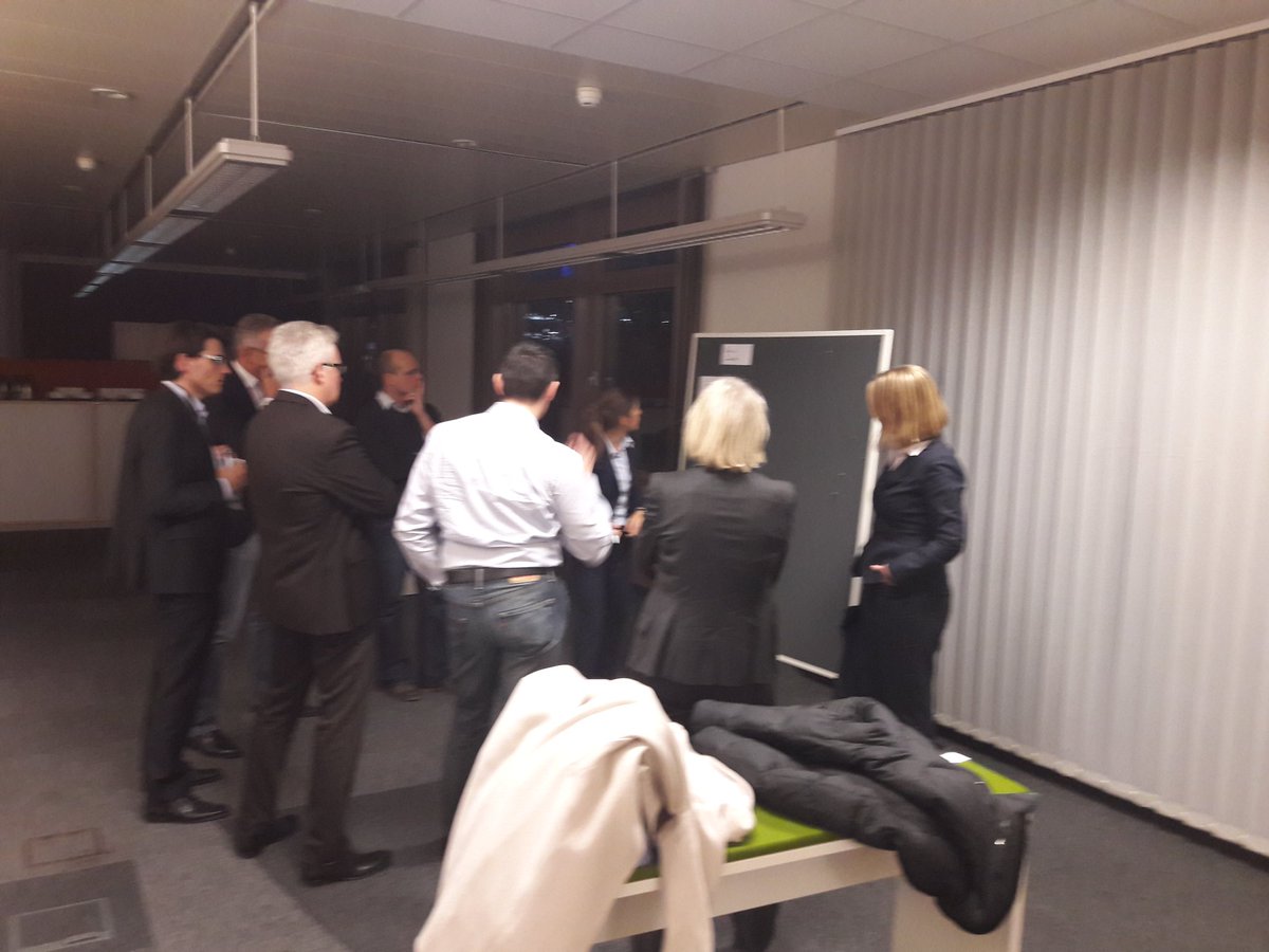 SimonHering's tweet photo. Spannender Erfahrungsaustausch beim heutigen Manager Dialogue bei Siemens in Erlangen zum Thema digitale Führung. @TripleK80020203 @DagmarBoe @K__Fischer https://t.co/QqZMzEXnaY