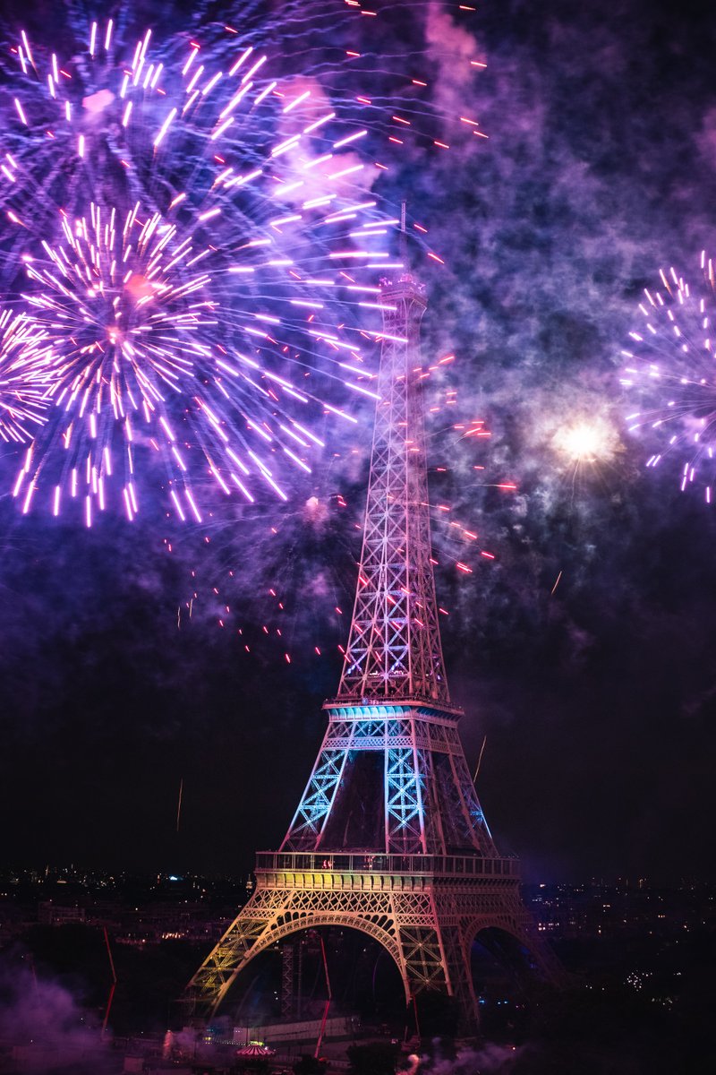 ColinCmoi's tweet photo. #Top4of2019 
En réalité j'ai bien trop shooté cette année, ce ne sont surement pas les plus representative de cette année, mais certaines comptes beaucoup pour moi comme celle du grand palais, ou même ma premiere vraie photo d'astro
https://t.co/uYE8OdXyAy https://t.co/i4c5lhfiPW