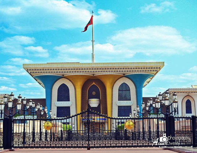 Jalila on X: "*للتصحيح* قصر العلم العامر عمره أكثر من مئتي عام! عام ١٩٧٢ تم  تجديده فقط. —— كان يُسمى بيت العلم، بُني في عهد السيد سلطان بن أحمد  البوسعيدي! "جد السلطان"