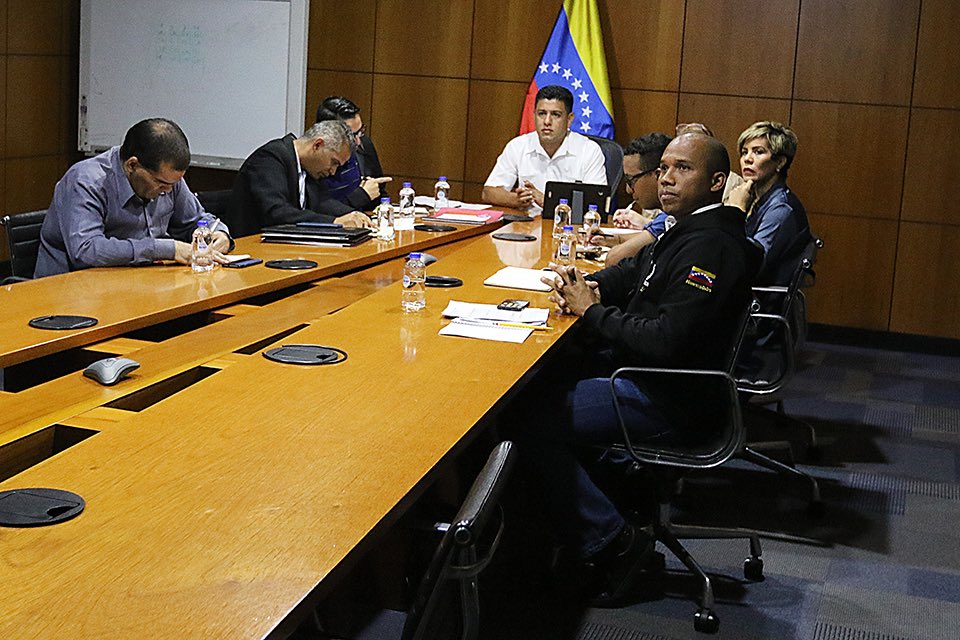 pinfantea's tweet photo. #2Dic | Sostuvimos una importante videoconferencia 📽 con el viceministro del deporte de Rusia 🇷🇺 y nuestro embajador en la hermana nación, Carlos Farías con el fin de revisar los acuerdos de cooperación en materia deportiva 🇻🇪

#LaRevoluciónEsCreación
@NicolasMaduro https://t.co/bwvKDp67fC