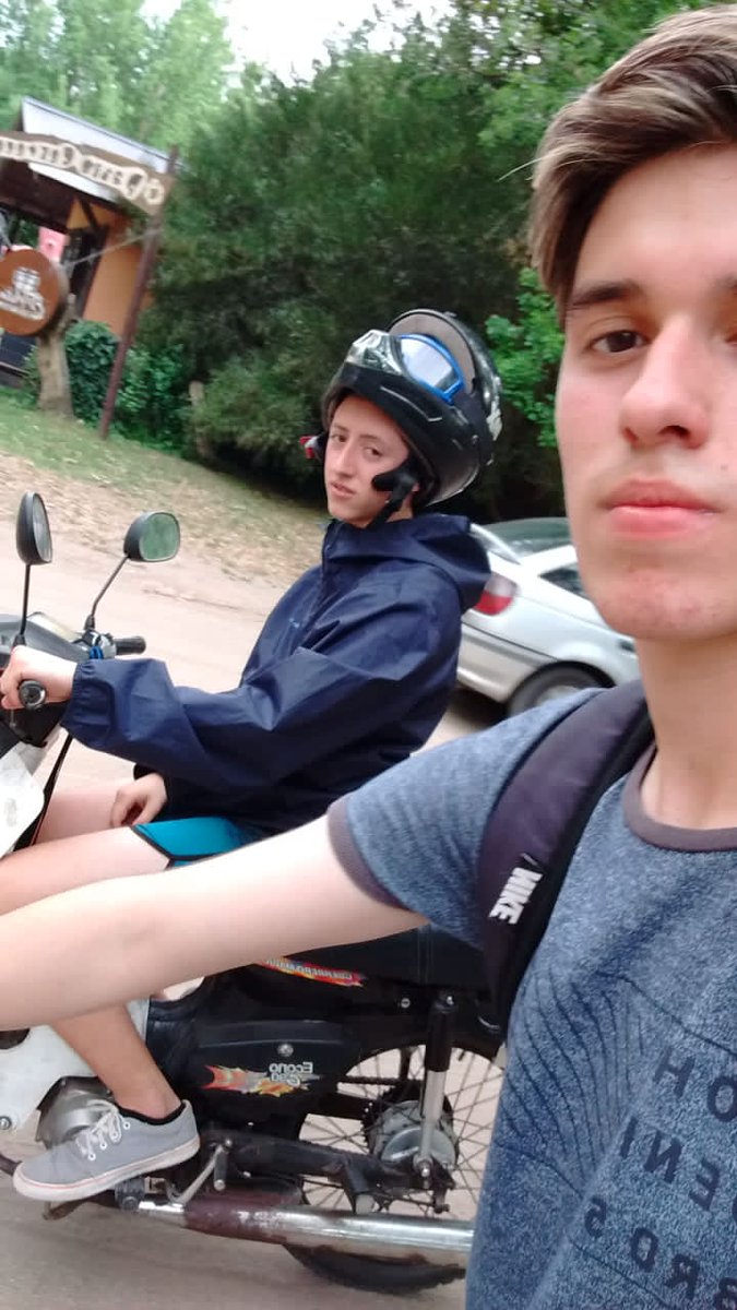 NachoFenz's tweet image. ¡¡COMPARTAN!! ESTE HIJO DE DIOS ME QUISO ROBAR EN MI BARRIO. EL CAPO TRATO DE SACARME MI COLLAR DE ORO COMO EL DE YSY A Y NO PUDO 😎