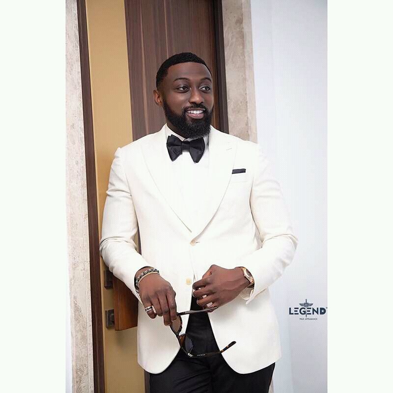 legendbespoke's tweet photo. Is a handsome man the best accessory for a woman??? Clean sheet, GODgiveth @kojojonesmensah
#godgiveth 
#legendsuit 
#Ivorysuit
#classy https://t.co/7LMaobylnq