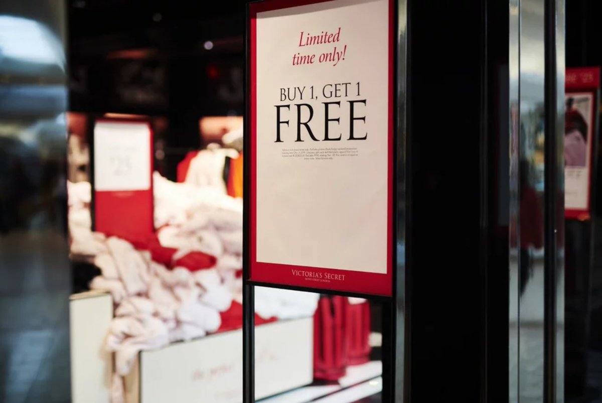 Record Black Friday digital sales and Starbucks has ‘coffee with a cop’: Monday Wake-Up Call ow.ly/zKkc50xpcP5