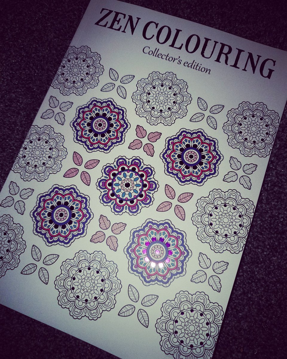 ArtworkMiss's tweet photo. Love a colouring book. 
It will be good for when I want a break from #stipplingart 
✍🏽👩🏾‍🎨
#colouring #books #colouringbook #mandala #zen #Mindfulness #art #artwork #colouringpencil #designthinking #pattern #artistsontwitter #zentangle #flowers https://t.co/kh2PLKOv1K