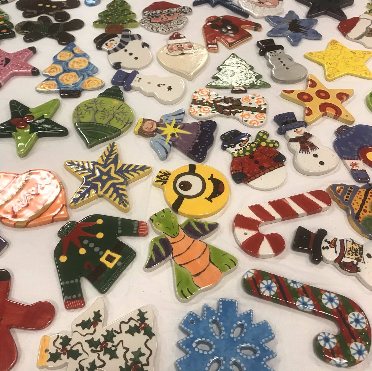 rpfbreck's tweet photo. #PaintYourOwn ornaments! Join us all weekend- Friday Happy hour at @warren_station from 4-7 in Keystone. Drop in any time Sat&amp;Sun in #breckenridge https://t.co/4dc1jfNlA8