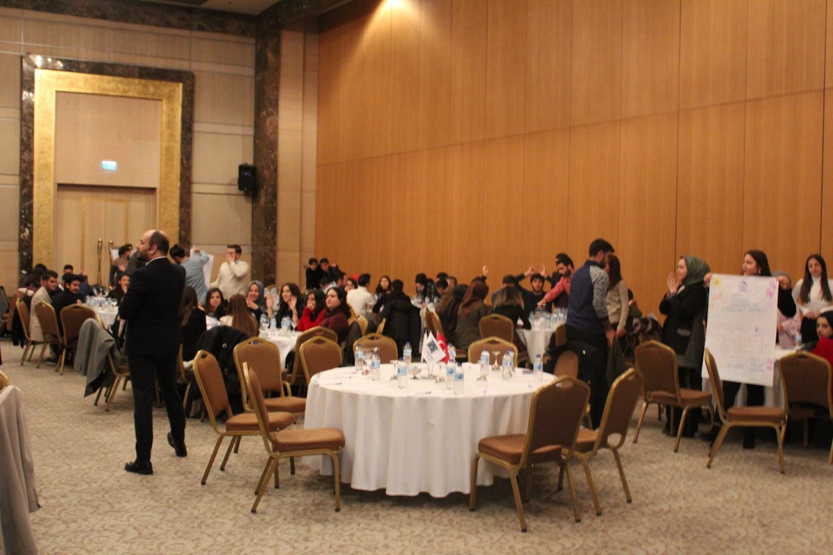 serkan_emir's tweet photo. Geçtiğimiz hafta sonu KTO Karatay Üniversitesi SKS'nin düzenlediği Öğrenci Toplulukları Zirvesindeydim. Yönetimlerde yer alan 150 öğrenciye "��ğrenci Topluluklarının kurumsallaşması"nı anlattım.

Gençlerle birlikte olmak hakikaten enerji katıyor. Heyecan ve enerjileri çok yüksek. https://t.co/EXidUAPEo7