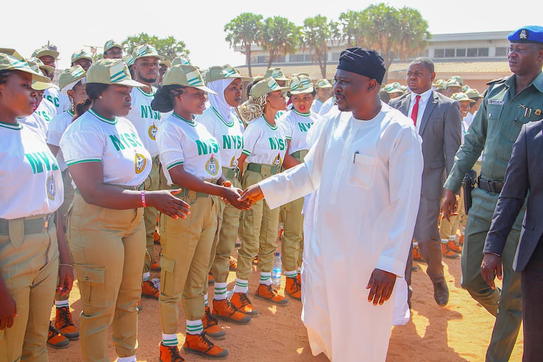 Adamawa_Gov's tweet photo. Governor Ahmadu Umaru Fintiri inducts New BATCH of CORPS Members, pays tribute to the young Men and Women who obeyed the 'clarion call' and passed through the Scheme with merit, at various times. https://t.co/eGRmkWZYdS