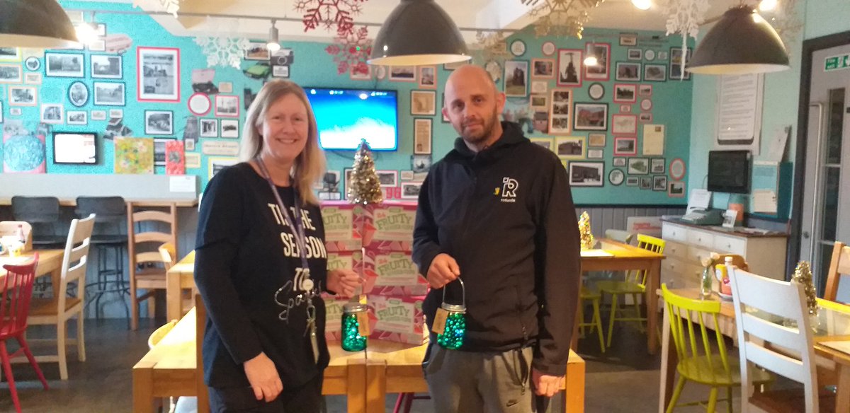 RotundaLtd's tweet photo. Thank you Liz from @Asda #AsdaBreckRoad for #spreadingthemagic π«π«π« #Santasleftovermagic with her donation of carton drinks for the children for our Georgian Christmas event in 13th December βοΈ
THANKS LIZ! π₯°π²βοΈπ²βοΈπ² https://t.co/YxRqOI3M5p