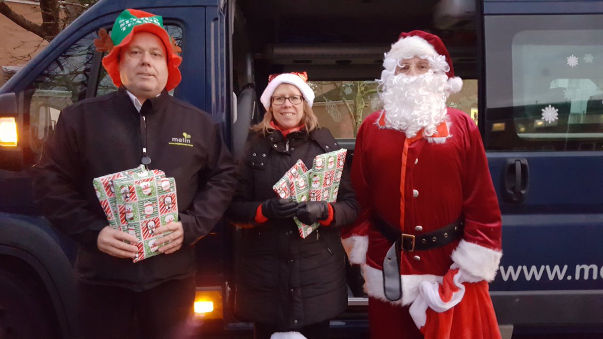 Melin's Santa and his Elves spreading Festive cheer and sharing presents for youngsters in the Portskewit and Magor areas this evening
Ho Ho Ho