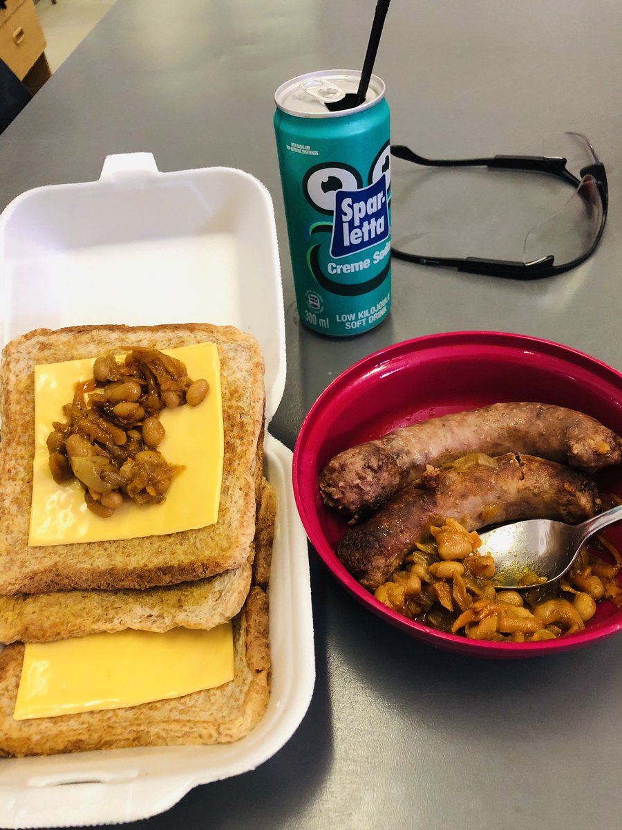 ZazaBuccaneer's tweet photo. I work like a man now I have to eat like one too🤷🏽‍♀️😋lunch😂😂 https://t.co/IcKsJfhcYL