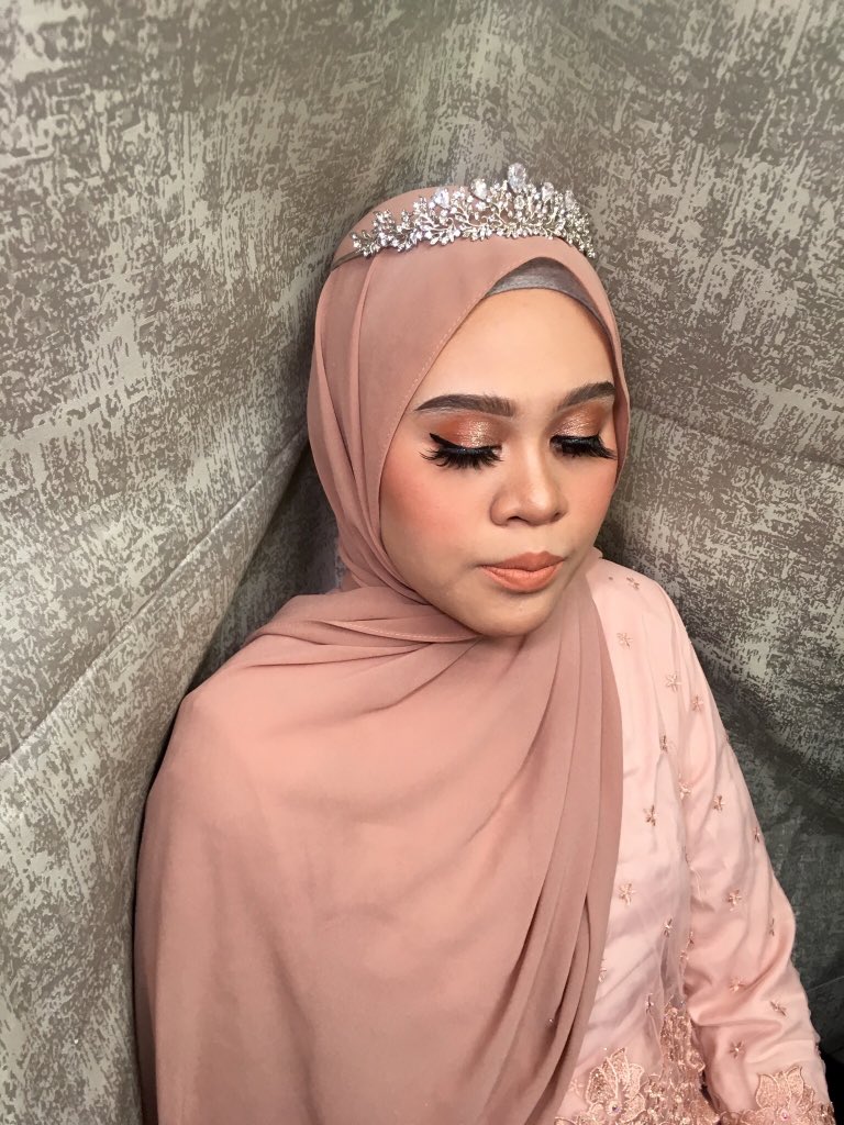 atendoesmakeup's tweet photo. Bridal makeup for A I S H A H π
.
.
.
.
#muabangi #makeupdinnerbangi #makeupsandingbangi #muabangimurah #makeupbawahrm300 #makeupbawahrm200 #makeupbawahrm100 https://t.co/4rSw7brnKy