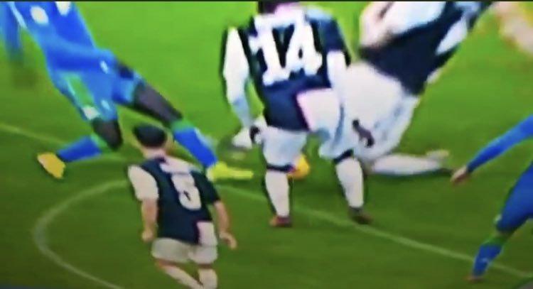 donatocerullo's tweet image. Protocollo De Ligt.