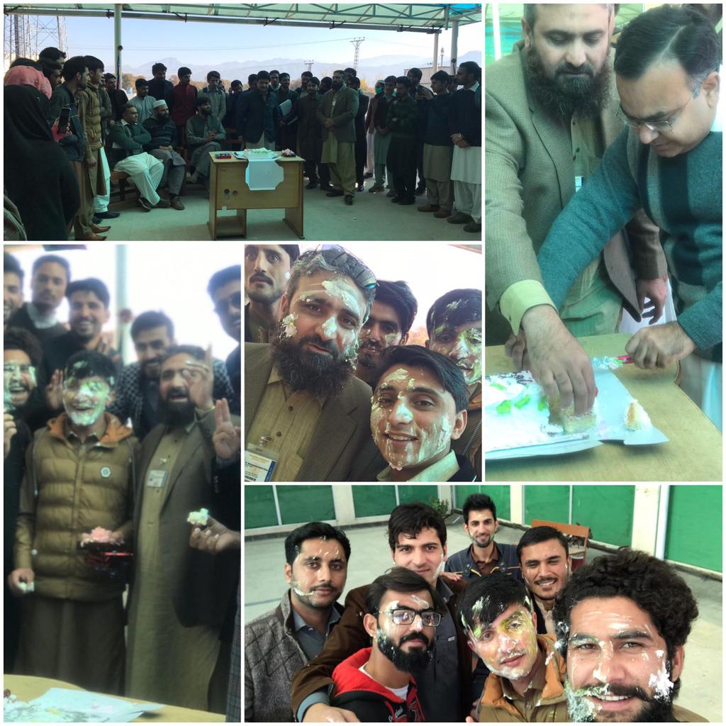 UniofMalakand's tweet photo. #UniversityOfMalakand
#DepartmentofCSIT
#TEAMCSIT celebrate 🎉 Handsome Student of the Department Award 2019. Winner 🥇 Junaid Khan BCS 5th is enjoying his delightful moments with staff and students. https://t.co/kTG2gQw1Kj