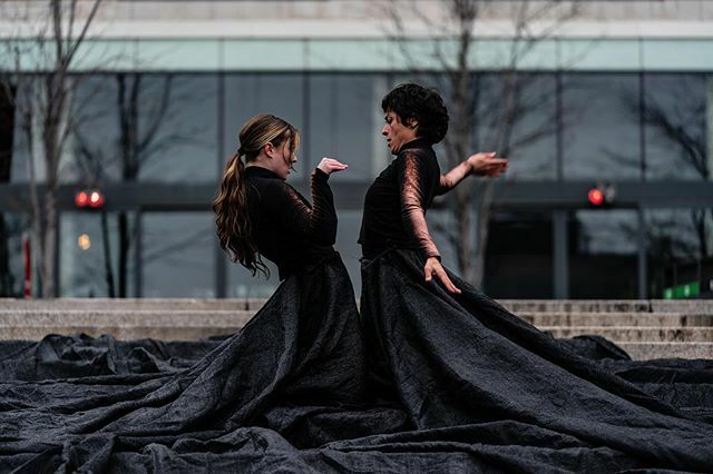 davidcwong's tweet photo. La marée noire de Fleuve Espace Danse @DanseRoutes @thedancecurrent @CanadaCouncil @conseilartscan @conseilartsmtl @LeCALQ @canada.council @fleuve_danse @fleuve_espacedanse @conseil.des.arts.de.montreal @ladansesurlesroutes #parcoursdanse2019 #bringingth… https://t.co/ZUff4zrSWz https://t.co/fkaaQT9ewD