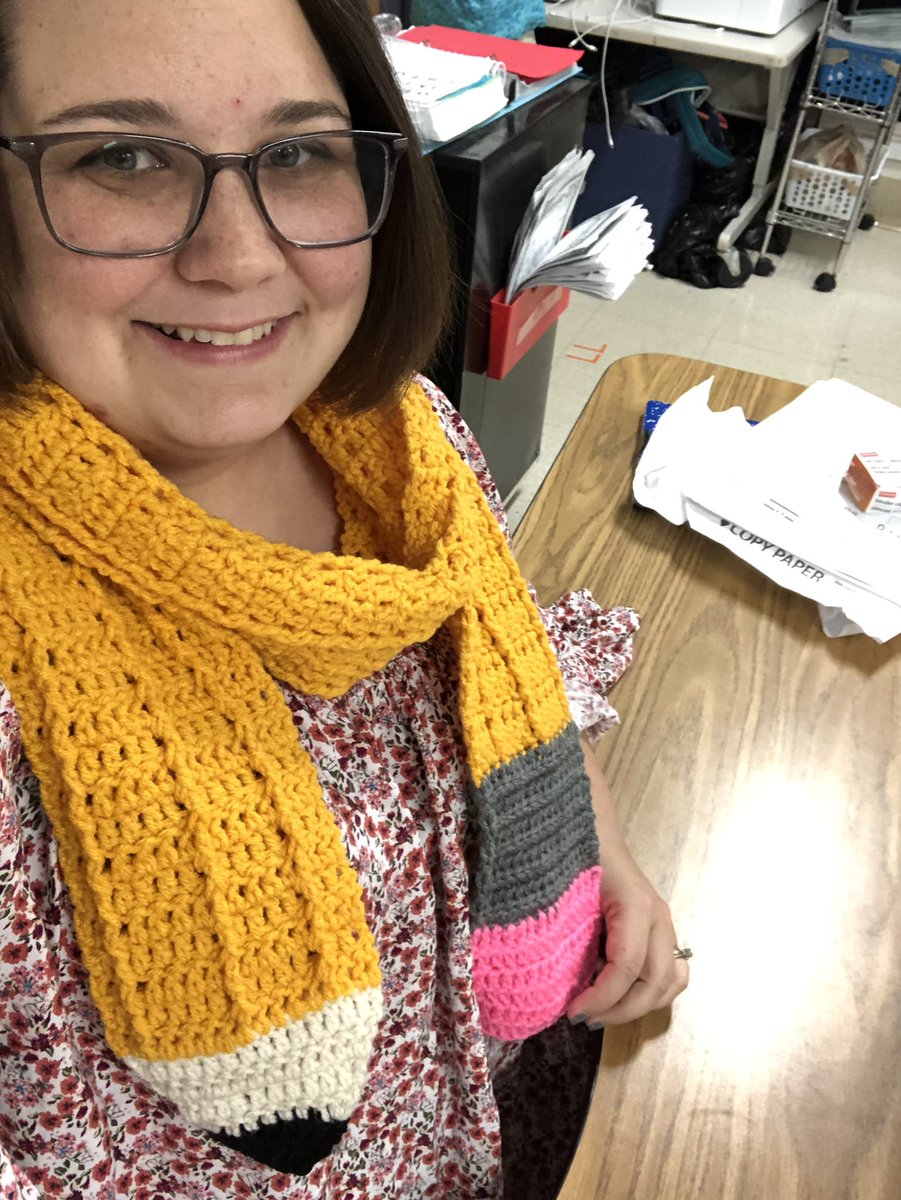 I absolutely LOVE my new pencil scarf that a student’s mom from <a href="/SangeetaBh_Gir/">Sandy BhGirwar-Nath</a> made for me!!!!!! Feeling blessed today 😀