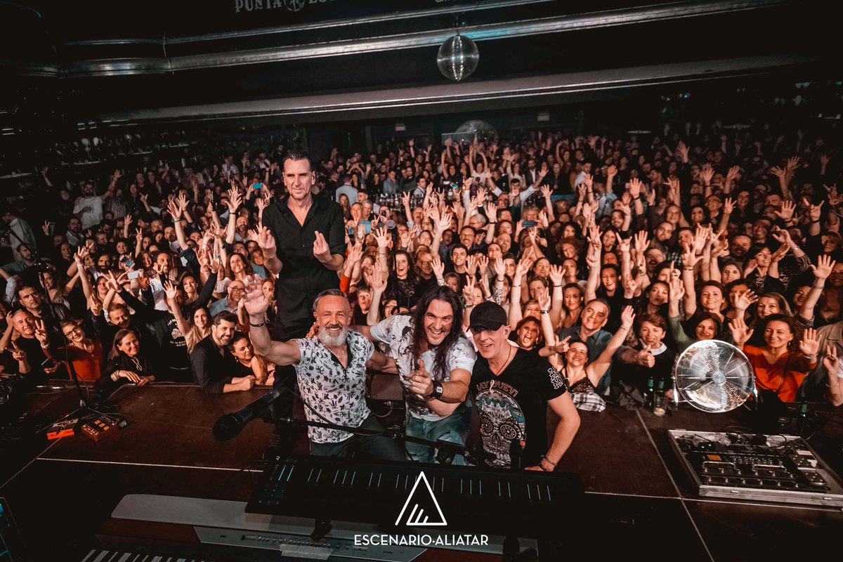 launionnet's tweet photo. Muchas gracias, Granada!! Así estaba la sala Aliatar en la fiesta de @CADENA100 #Buenaonda #CopeGranada
#LaUnion #RafaSanchez @LUISBOLIN #LuisBolin #MarioCea #FerminVillaescusa https://t.co/9cbxNe1jJc