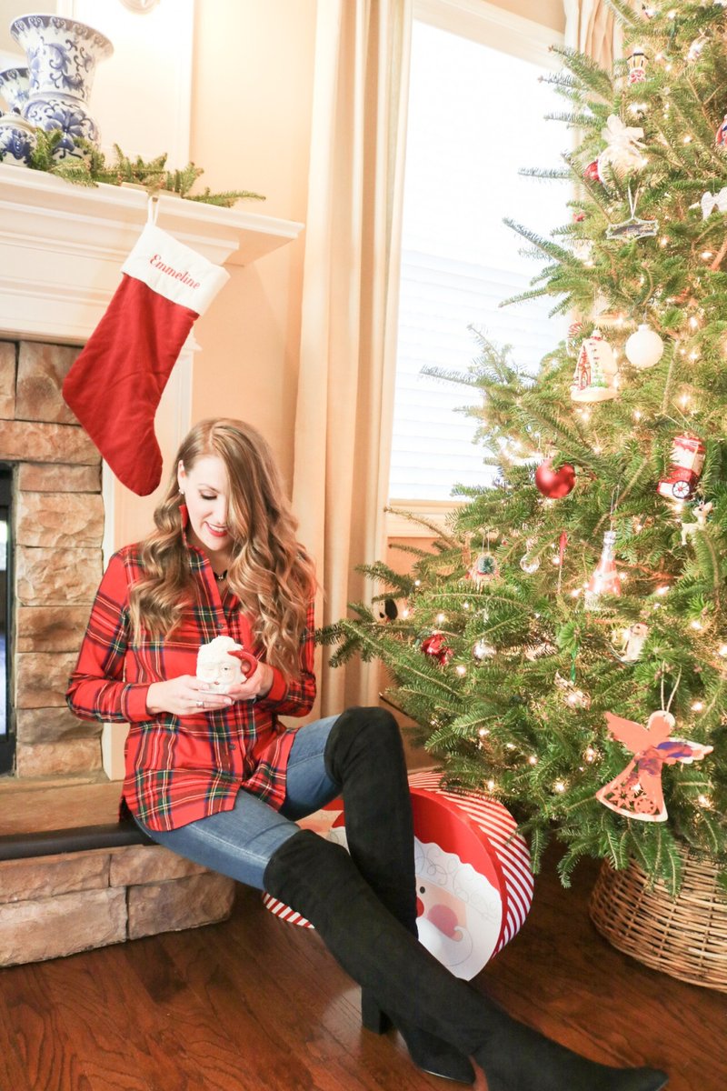 Christmas Decor Essentials rosesandlillies.com/2019/12/01/chr…