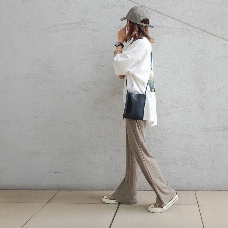 干し草 乱用 ご予約 リブ フレア パンツ ベージュ コーデ Ikkosan Jp