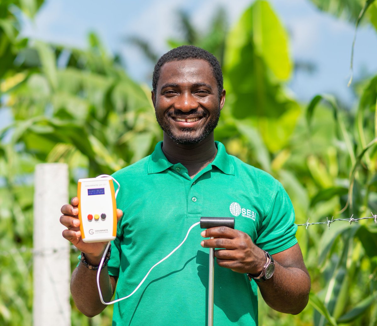 isaacsesi's tweet photo. Yo, @sarkodie, I know you support #EatGhanaRice. My company, @sesitechgh has developed a technology called #GrainMate to help rice farmers measure moisture content in their grain to ensure quality rice. Your retweet can push us far. We manufacture locally in Oseikrom. https://t.co/BjRly0GKSw