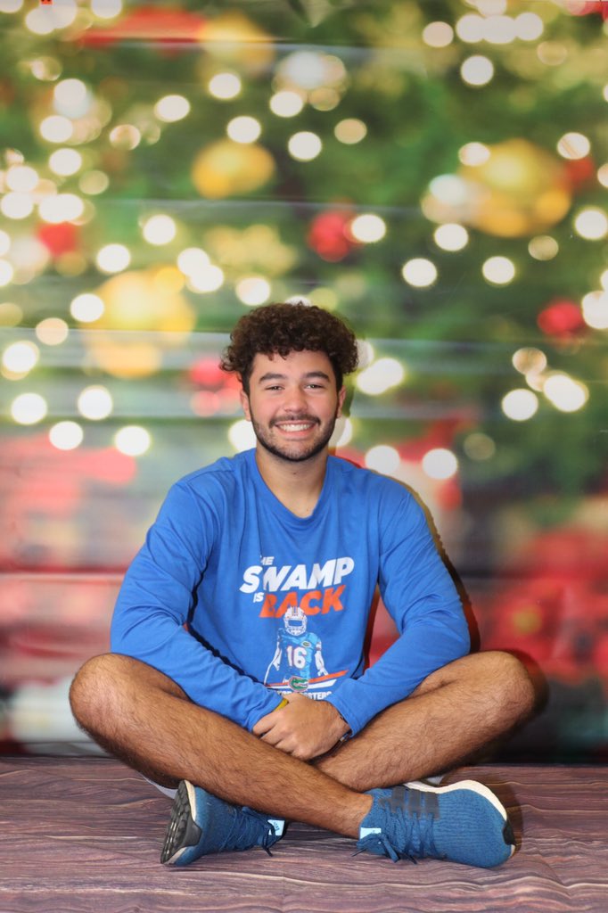 WRHSStampede's tweet photo. 🎄HOLIDAY PHOTO OPPORTUNITY🎄

The Stampede is offering holiday photos during WIN periods &amp; after school THIS WEEK for a donation to our program. If you want to take a photo, sign up in room 4-135. A great chance to get a last minute gift for mom or take a fun pic with friends. https://t.co/LiIia4cRpH