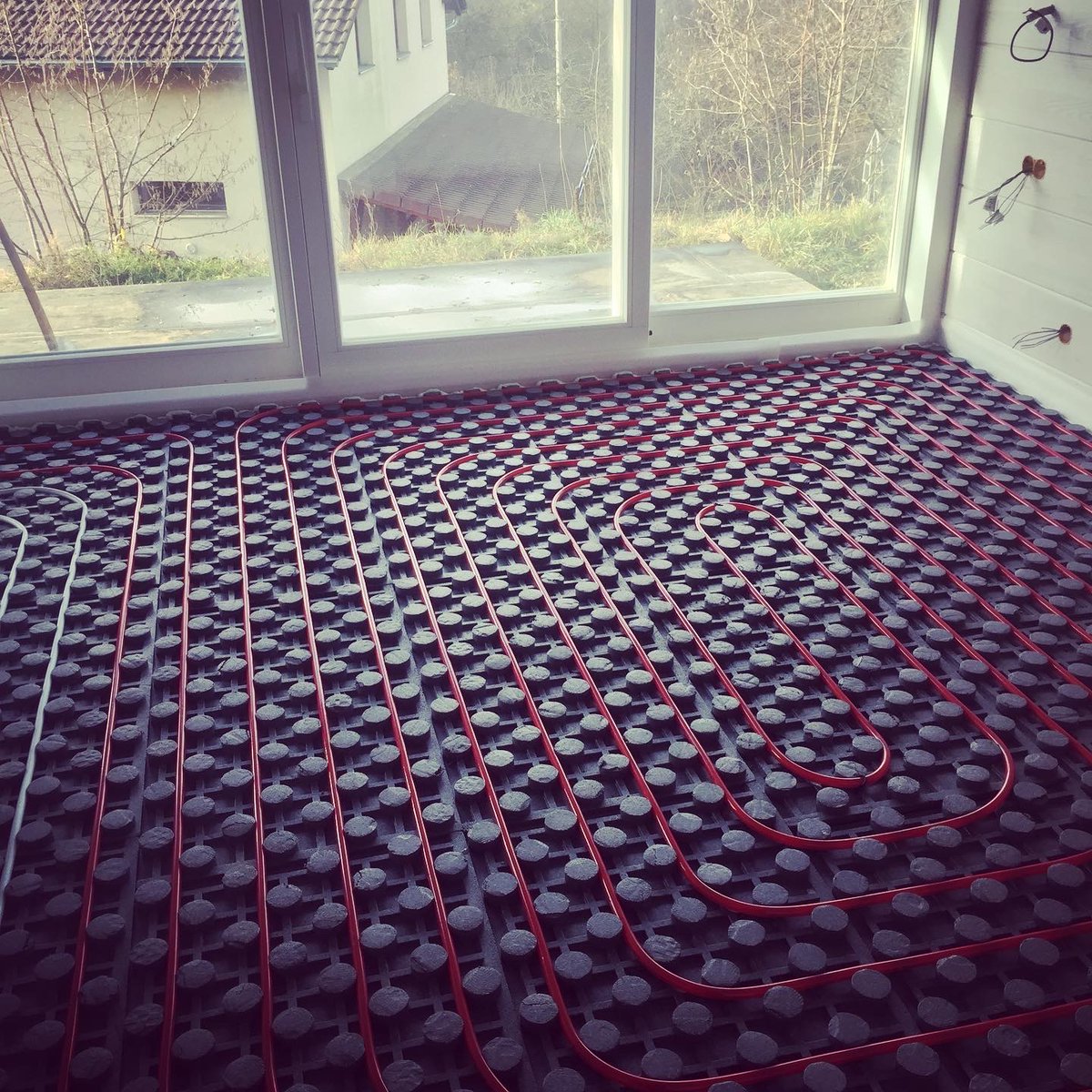 REVELpribram's tweet photo. jedna z listopadových záležitostí - Mnichovice 😎 #podlahovetopeni #novostavba #tepelnecerpadlo #topeni #heating #pex #PEXpipes #vytapeniprorodinnedomy https://t.co/i46d4XdC7I