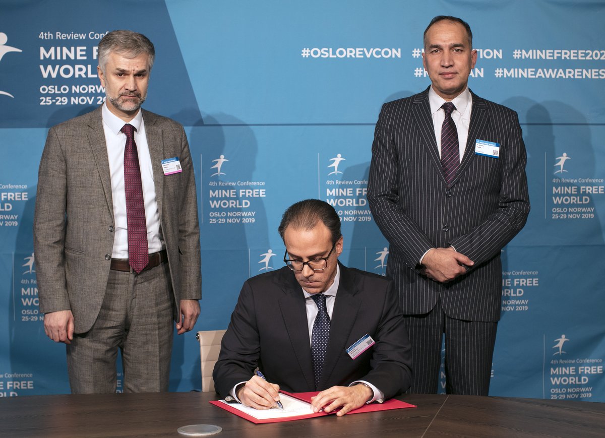AFGEmbassyOslo's tweet photo. Amb. Ghafoorzai @youssof_g affirms Afghanistan’s political commitment to the #OsloActionPlan &amp; #OsloDeclaration, guiding the @minebantreaty implementation 2020-2024. https://t.co/PR10qEqWIc