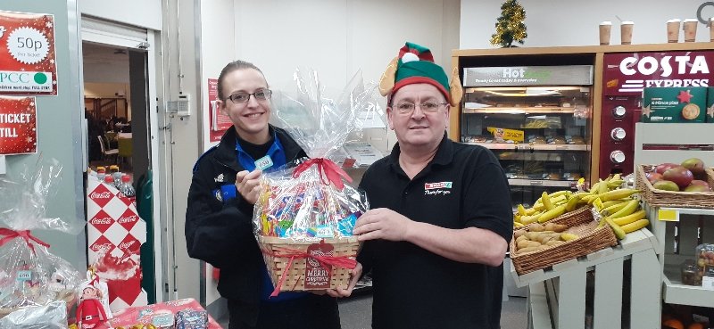 Its beginning to look alot like Christmas in every Spa we go..... pop down to Spa uni centre and help Santa's little helpers raise money for their chosen charity. Our very own Pcso Lloyd was a winner #winnerwinnerturkeydinner