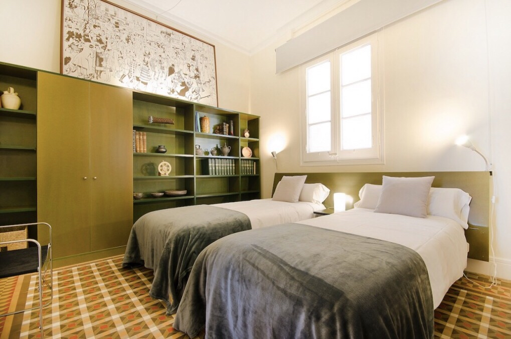 YouStylish's tweet photo. Classic Spanish 3 bedroom apartment with original mosaic floors and high ceilings. #B361YS⁠⠀
⁠⠀
⁠⠀
🗝️ Best Barcelona accommodation with @youstylish_apartments⁠⠀ https://t.co/6wsGDHAF6u