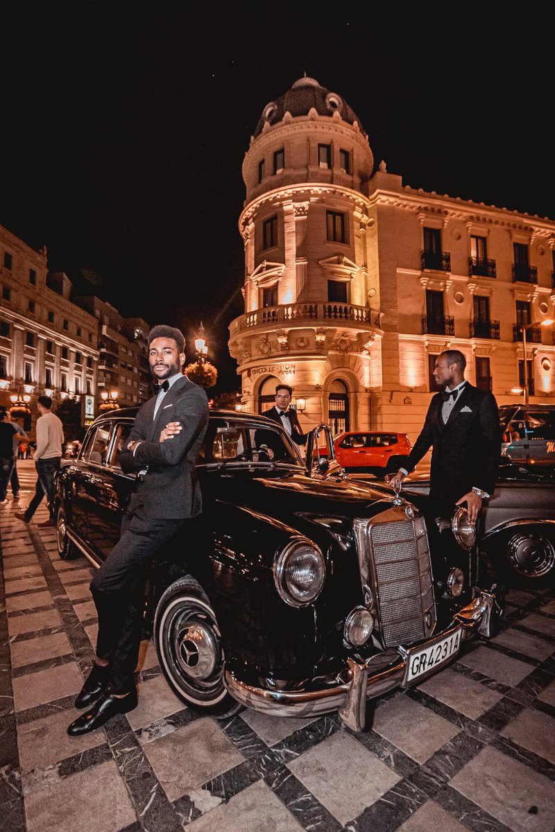 protocolonovios's tweet photo. ¡Es temporada de smoking! Hazte con el tuyo en Protocolo.
¡Pide cita sin compromiso! ➡ https://t.co/pwfMmUY6vI #smoking #tuxedo #protocolonovios https://t.co/ww2CQ2ATWB
