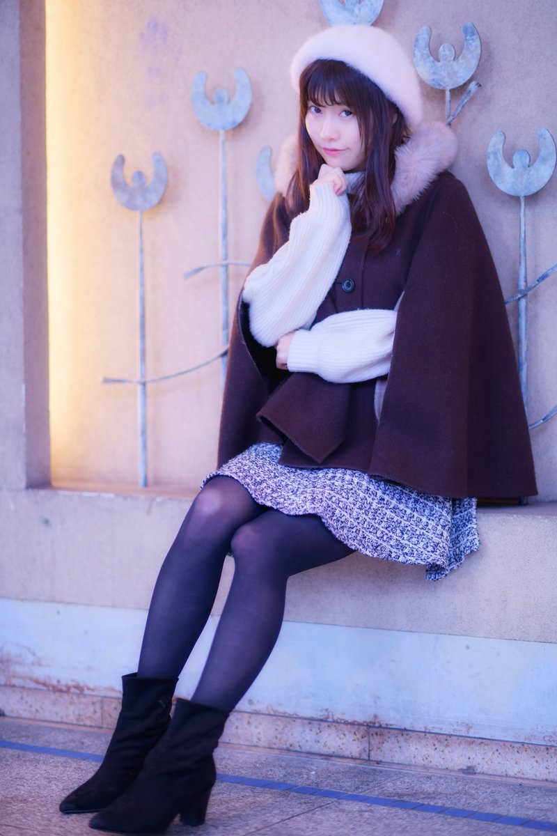 ちゃんくま 19 12 02 サーチワン撮影会 In名古屋 栄町オアシス21銀河の広場 野外撮影ならではのれあちゃの魅力をどうぞ メ テレウルフィ君と バス路線地図でガイド風に ガイド誘導風に矢印ポーズ テレビ塔バックにモデルぽく 純ラテ おっぱい