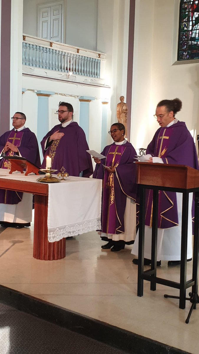 StPeterWalworth's tweet photo. If you'd like a taste of our amazing Sunday Parish Mass yesterday, saying farewell to @FatherMRob have a look here: https://t.co/mAm07WN3by @SouthwarkCofE @SSpellers @iamepiscopalian @churchofengland @YearInGodsTime @eah39 @SouthwarkChurch https://t.co/8vJGB1vns7