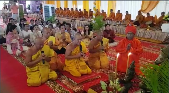 1008shivas's tweet photo. First time in 1000 years, 1008 Names of Shiva Association creates history by performing 1008 Shivlinga Abhishekam in Cambodia with blessings of Dr. Gurujee Kumaran Swami, Dr. Indresh Kumar and support of Cambodian Ministers. #srammram #1008shivas #sanatanadharma #5thdhamyatra2019 https://t.co/I4QSZAkoYc