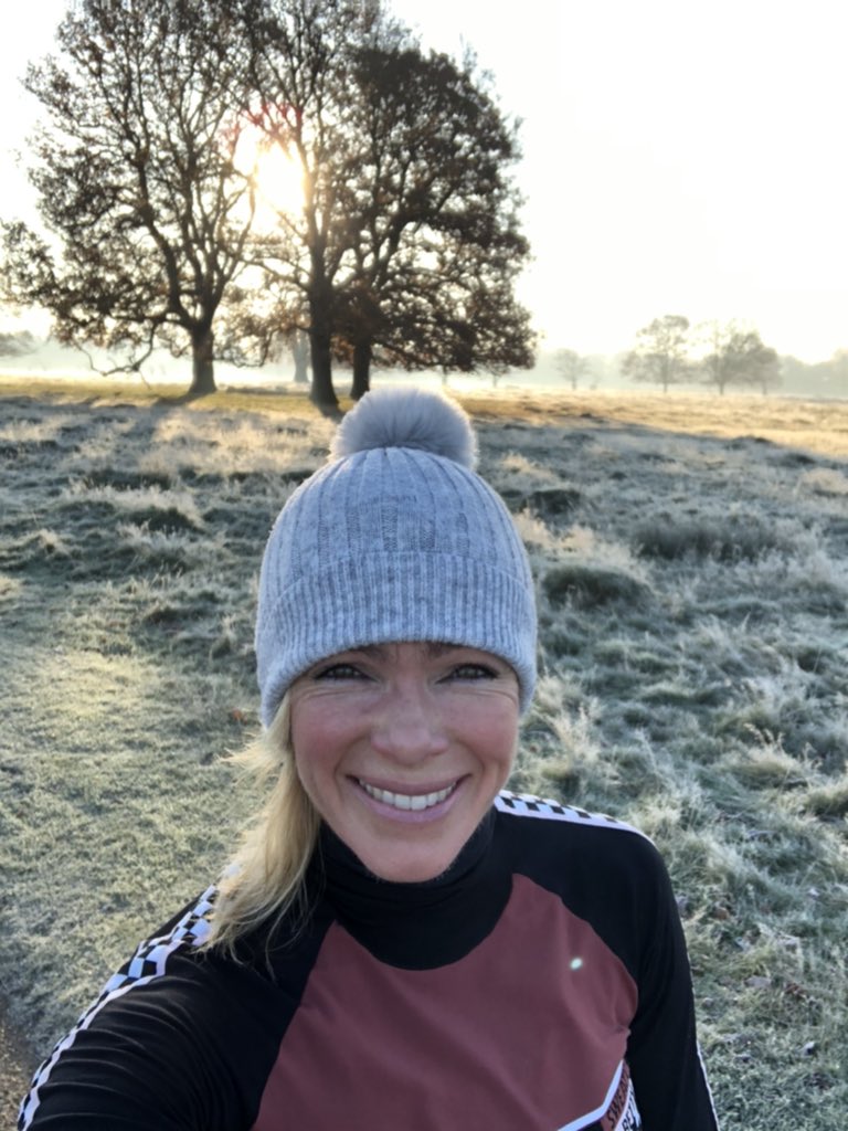 Nell McAndrew tweet media