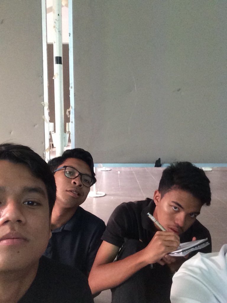 bioniclezikry's tweet photo. econs gone wrong @BionicleL @mohdazimizz #belHELL https://t.co/HdCj4GsVGm