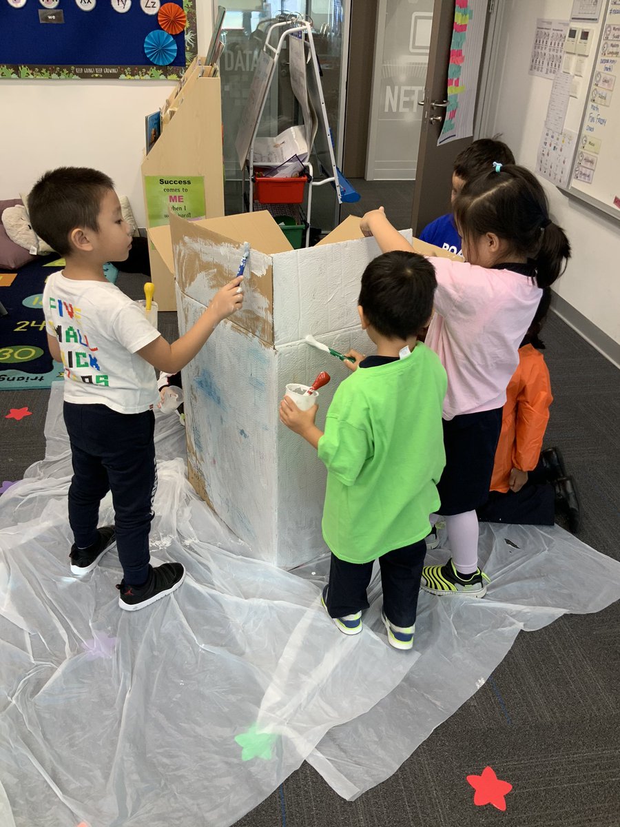 LindaCTeachInn's tweet photo. PPs hard at work on #MissionInspire after receiving letters from their new friend from the future, Beegu. What solutions do they have planned to help Beegu? #MissionInspire #StamfordHK #CognitaWay @MissMandyPP @AndreaCosgrove7 https://t.co/QrgGSfF9d9