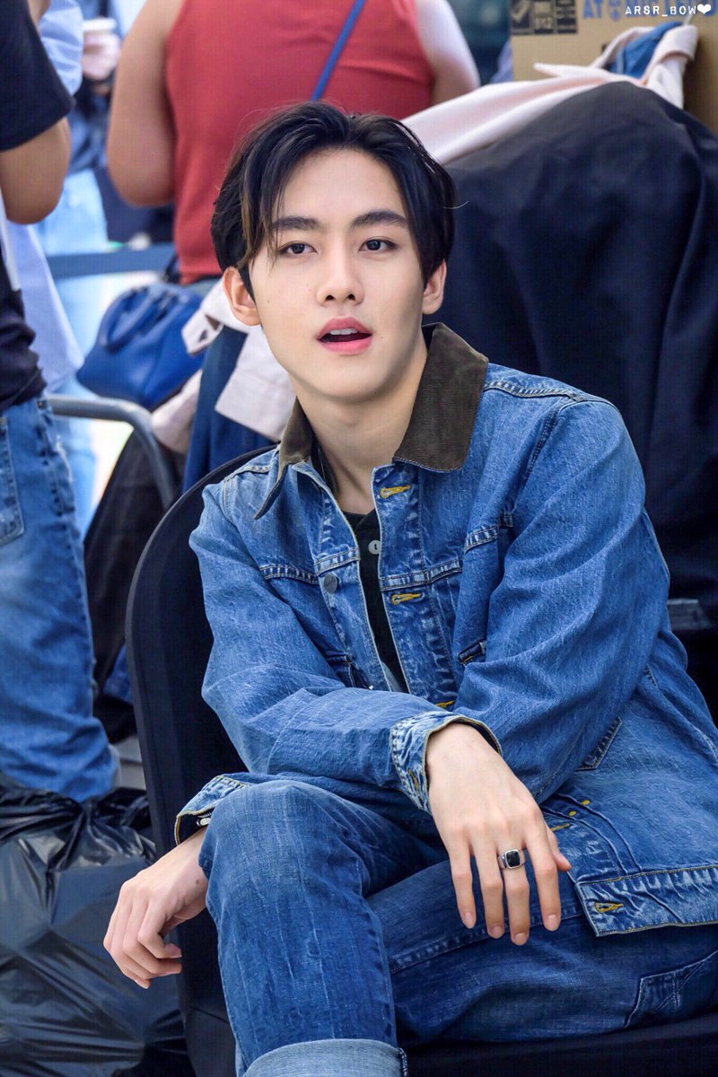 ARSR__BOW's tweet photo. ก็มาดิค้าบบ ตารางงานอ่ะปามาเลยค้าบบ😋🖤///ก็ยังหล่ออ่ะง๊ง

@Mmarksiwat 
#หัวใจศิวัช https://t.co/B15wijDLxw
