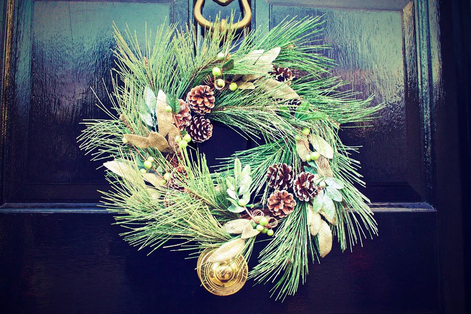 GardeningAngels's tweet photo. When cutting back plants this winter why not keep some of the cuttings to use in your own wreath! 🌿🌱

#wreath #plants #trees #christmas #gardeningideas https://t.co/R9XBWqoOaV