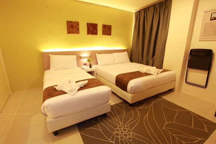 DWJHotel's tweet photo. Superior Standard Room for only at RM 99.00 per night.
Book now by calling us at 05-2428777 or visit https://t.co/tvpNssPSTb for more info.
#dwj #dwjhotel #dwjhotelipoh #ipoh #perak #ipohperak #superiorstandard https://t.co/v6r2HtZfxr