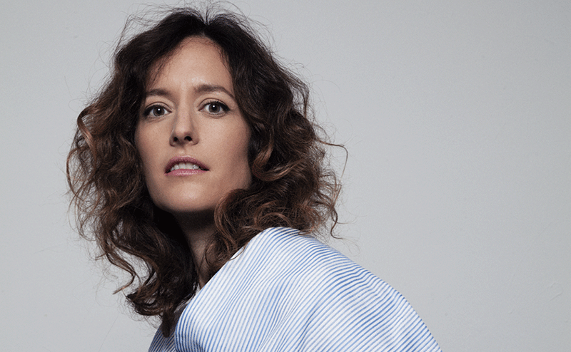 Notre alumna <a href="/AurenOfficiel/">Auren</a> (Aurélie Grevet, #EDHEC 2004) fera la première partie de <a href="/vanessaparadis/">Vanessa Paradis</a> ce soir au <a href="/RadiantBellevue/">Radiant-Bellevue</a>, l'occasion de revenir sur son portrait ! 
➡️ bit.ly/30TOHyd