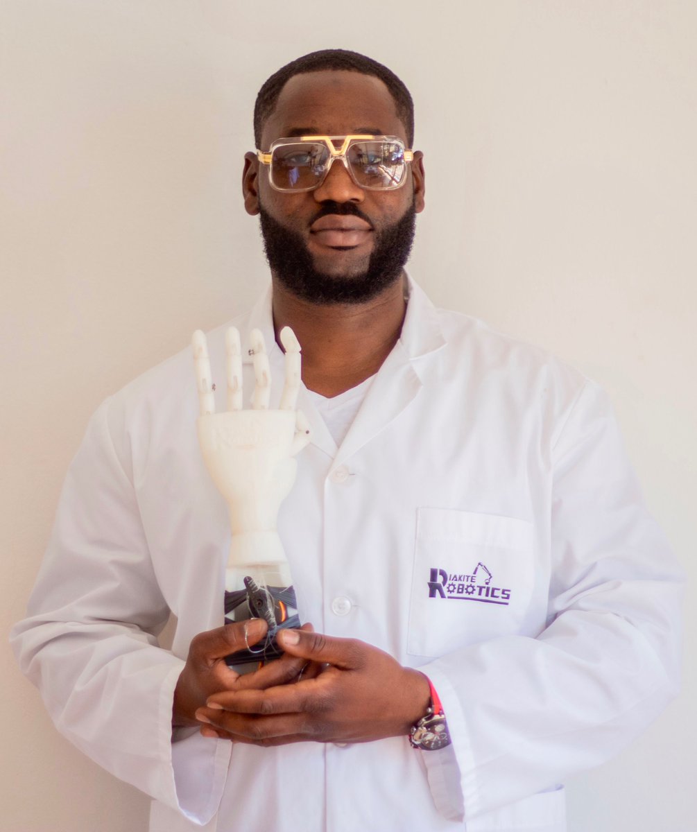RoboticsDiakite's tweet image. Une main bionique au Mali : un rêve devenu réalité. 

Pour en savoir plus sur notre dernière réalisation, rendez-vous sur notre page Facebook : web.facebook.com/diakiterobotic… !

#Mouna #Prototype #MainBionique #Robotique #Robotics #Mécatronique #Mechatronics #DiakiteRobotics #Mali