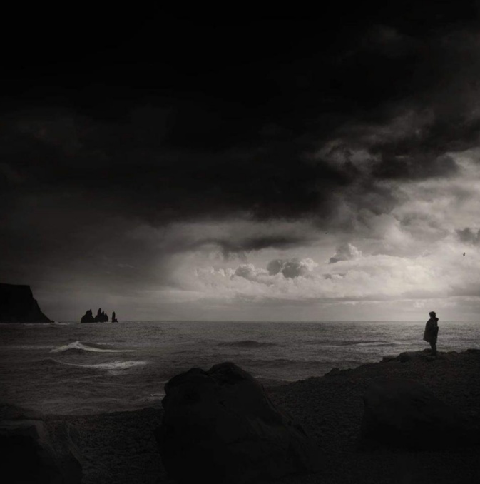 Neel1Neel's tweet photo. A forlorn's taciturnity
armours
to allure the moon
cascade sallow gibberish.
#amwriting
#Writerpost
#Prose
#Dimpleverse
#WrittingCommunity
#Writtenriver
#micropoetry
#Prose
#vss365
#SHE
#MadVerse https://t.co/y1MSZQVke4