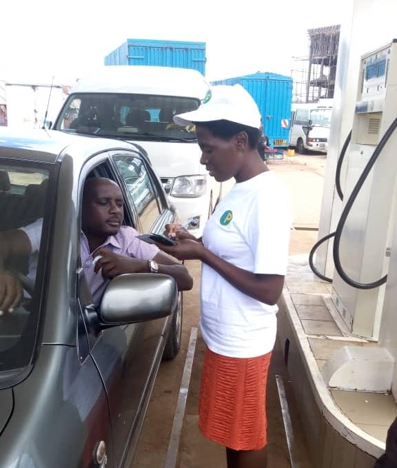 SPRwanda's tweet photo. Customers at SP Rusizi 2, SP Kanombe & SP Nyamirambo are already taking advantage of the #ShimiraXMas Bonanza!
Don’t be left out; Simply refuel for any amount at selected #SPStations for the chance to get a winning ticket for Fabulous Gifts this #FestiveSeason!
#SPRwanda #Xmas https://t.co/BVApdWY783