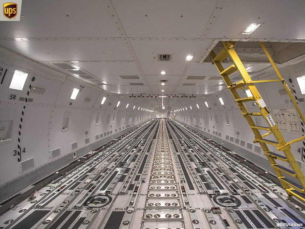 UPSAirlines's tweet photo. Have holiday packages to ship? Our @BoeingAirplanes #UPS7478F is standing by ready to deliver them. 📦✈️🌎 https://t.co/ISrsf8rIwt