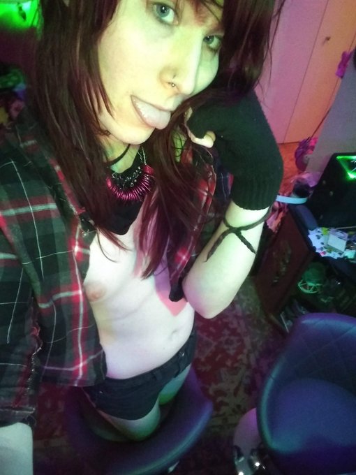 *meows @ u* https://t.co/jDPc1o1gJO<a href="/tag/amateurporn"class="tags"><span>#amateurporn</span></a>