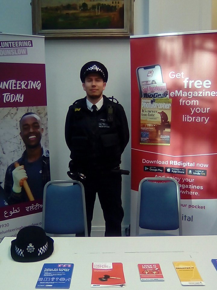 MPSTurnhamGreen's tweet photo. Introducing PC Nicholas Hill to the Turnham Green team! Come down to Chiswick Library now for our burglary event. #saferneighbourhoods https://t.co/0XJCTCvdGO