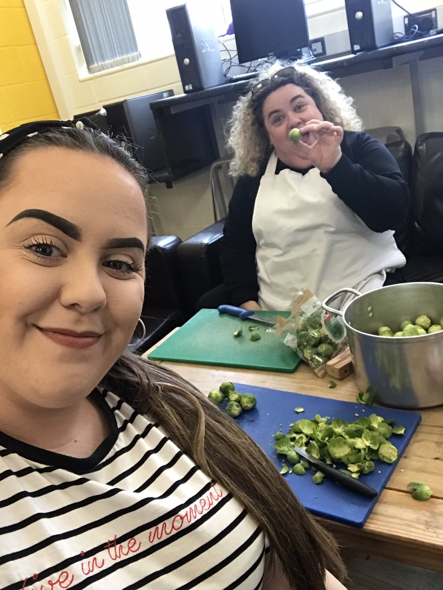 bethanyzroberts's tweet photo. It’s that time of year again😱 Milford Haven Youth Councils Annual Christmas dinner for 60 local pensioners tomorrow! Got the fun job of pealing the sprouts in preparation 😷😂 @PembsCYPRO @Milford_Youth https://t.co/o0Sp55QnOS