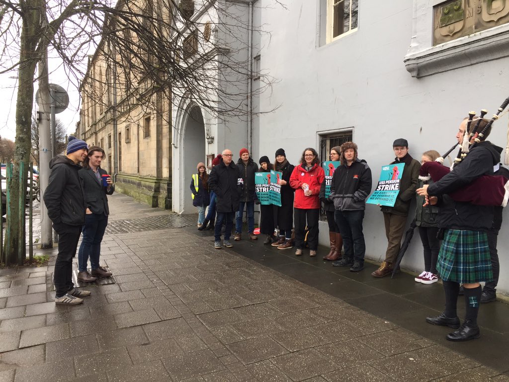 AmandaMSeed's tweet photo. Day 6 as #UCUStrikesBack. Some of @mudwaterclimate’s #picketpiper tunes inspire somber reflection. Is our sector capable of deep change, moving away from a corporate, competitive model to become a beacon for fairness and equality in the workplace? We’re asking for nothing less. https://t.co/rQPQKJ96cf
